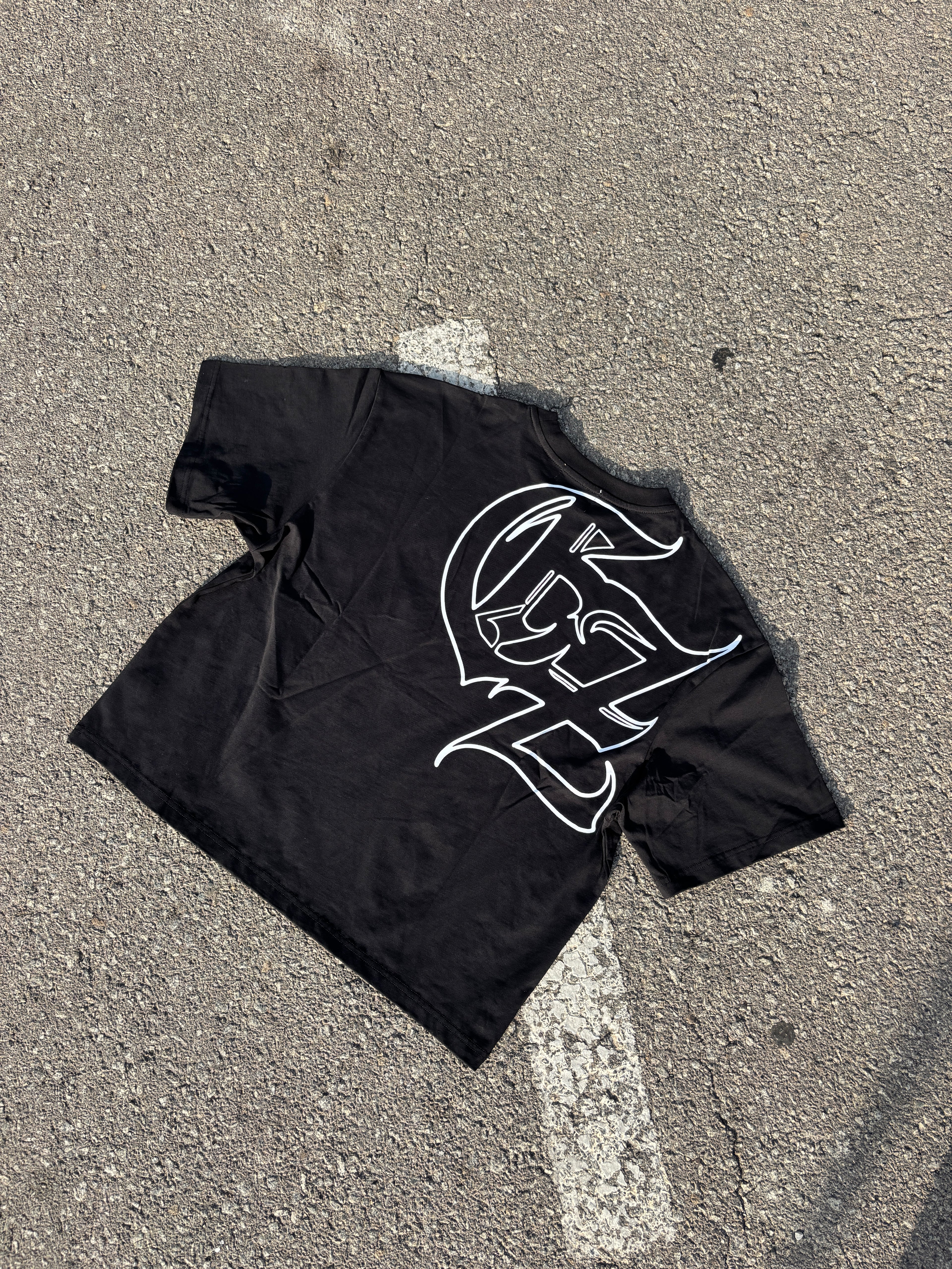 BLACK TEE