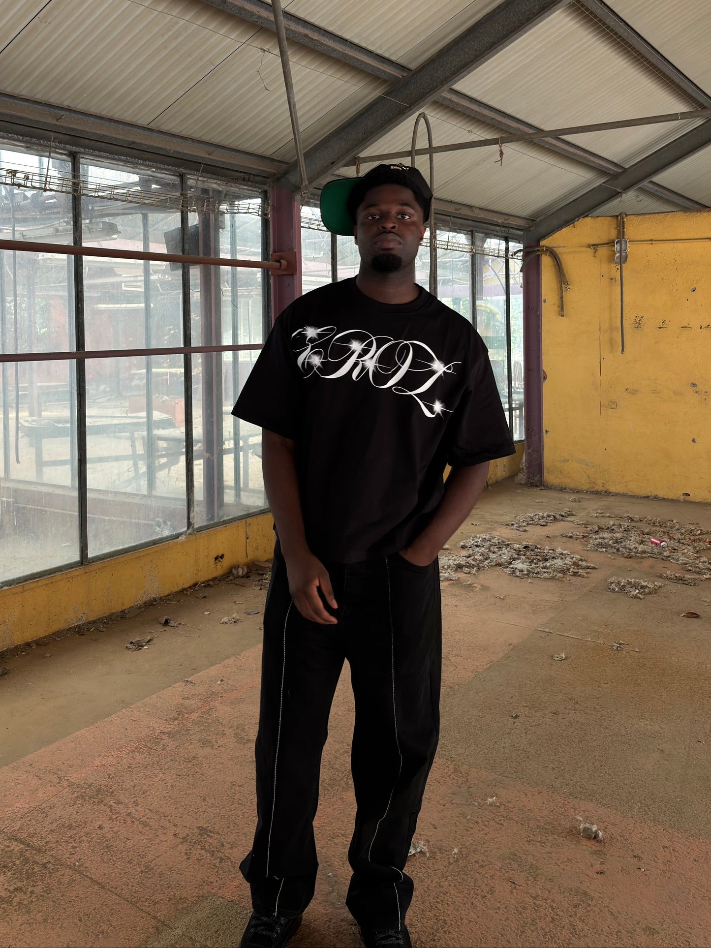 BLACK TEE
